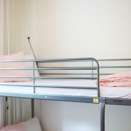 Hotelik Okecie 39 - Nocleg I Parking Blisko Lotnisko Okecie Varsóvia Exterior foto