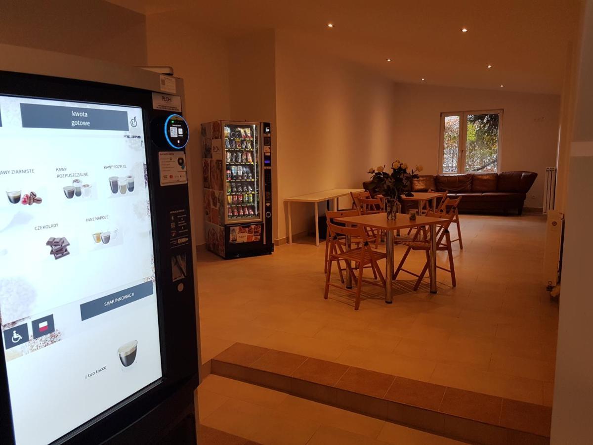 Hotelik Okecie 39 - Nocleg I Parking Blisko Lotnisko Okecie Varsóvia Exterior foto